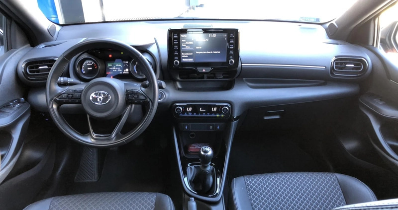 Toyota Yaris cena 82900 przebieg: 29149, rok produkcji 2021 z Świdnik małe 172